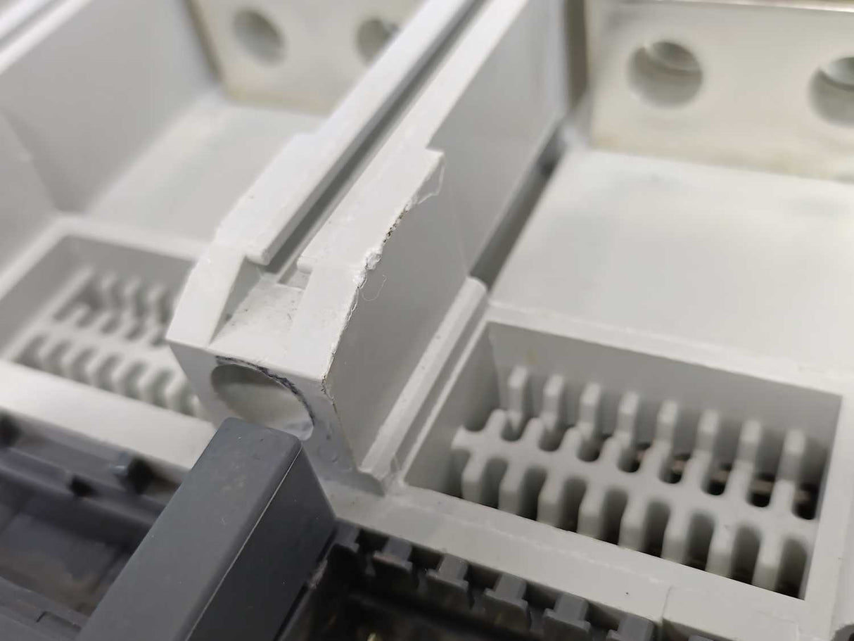 ABB 1SDA070842R1 SACEE1.2N 1250 Ekip Dip LSI 3p F F Circuit Breaker