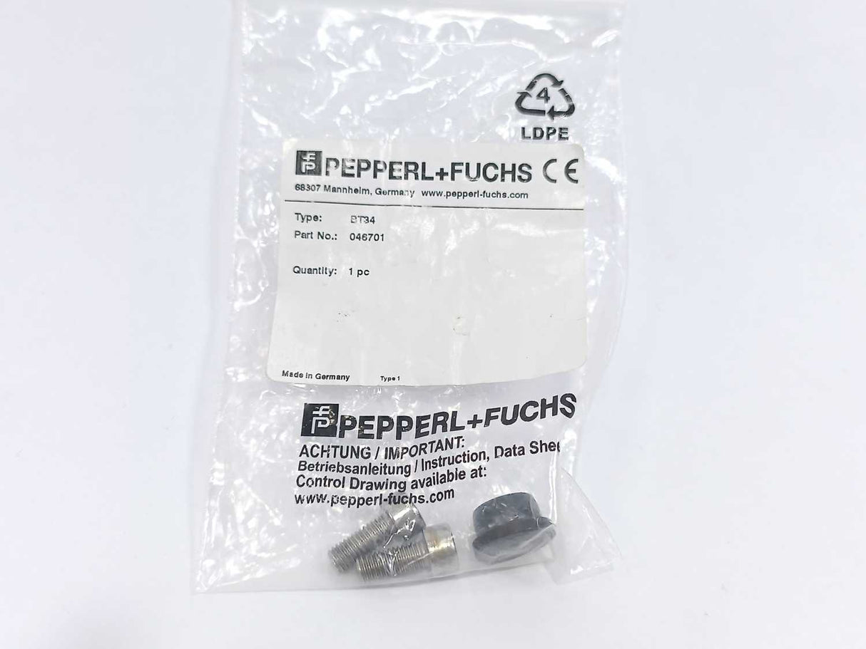 Pepperl+Fuchs 70133028 NCN3-F31-N4-V1 Inductive Sensor w/ 263360, 046701, 122683