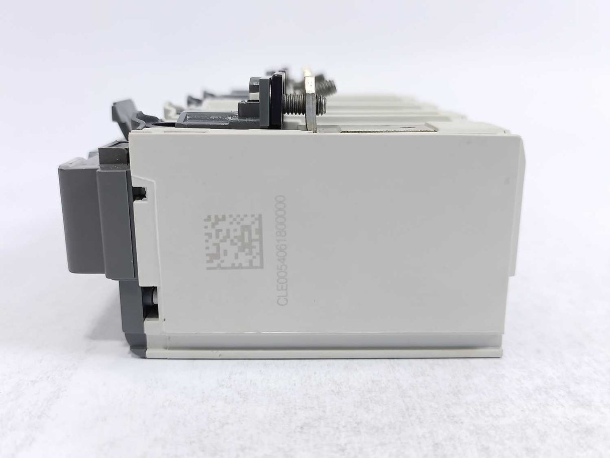 ABB 1SDA067345R1 SACE Tmax XT Molded Case Circuit Breaker Trip Unit