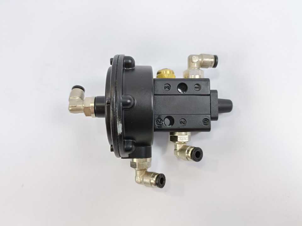 NORGREN 03037002 G 03 Series Pneumatic Solenoid/Pilot Valve. 3/2-way, NC.
