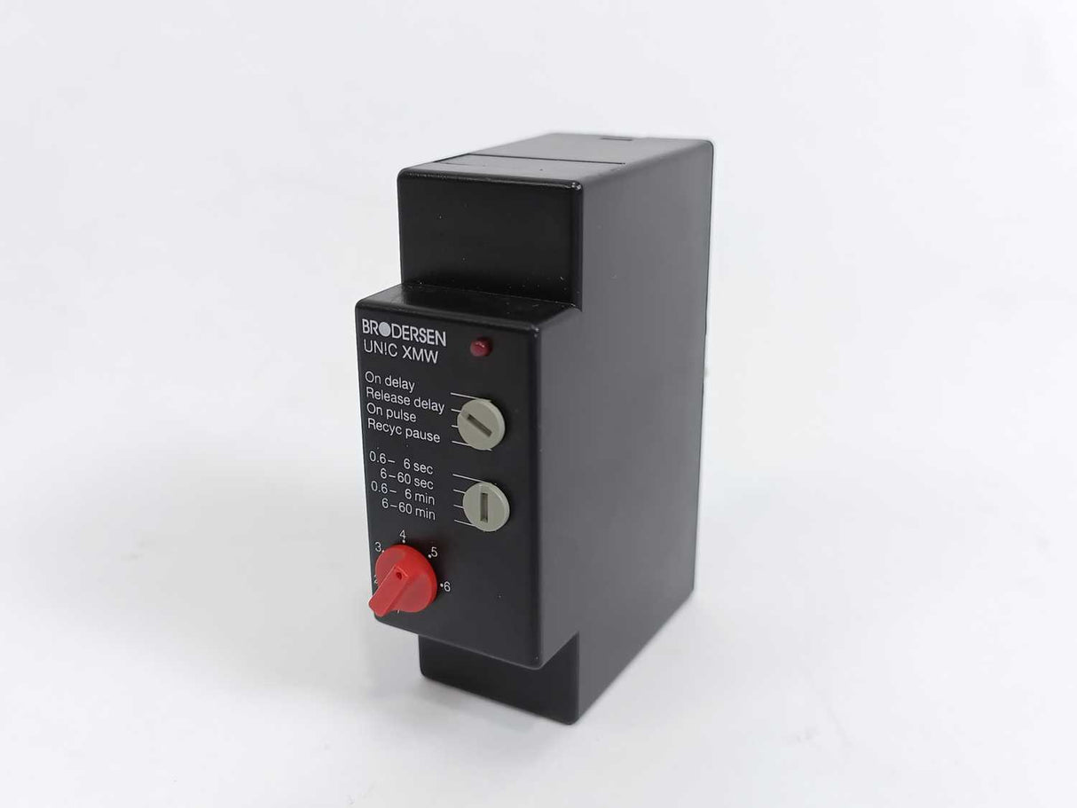 BRODERSEN UNIC XMW SPDT Multi Function Timer Relay