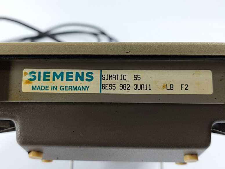 Siemens 6ES5393-0UA15 0P 393-III Operator Panel + 6ES5982-3UA11