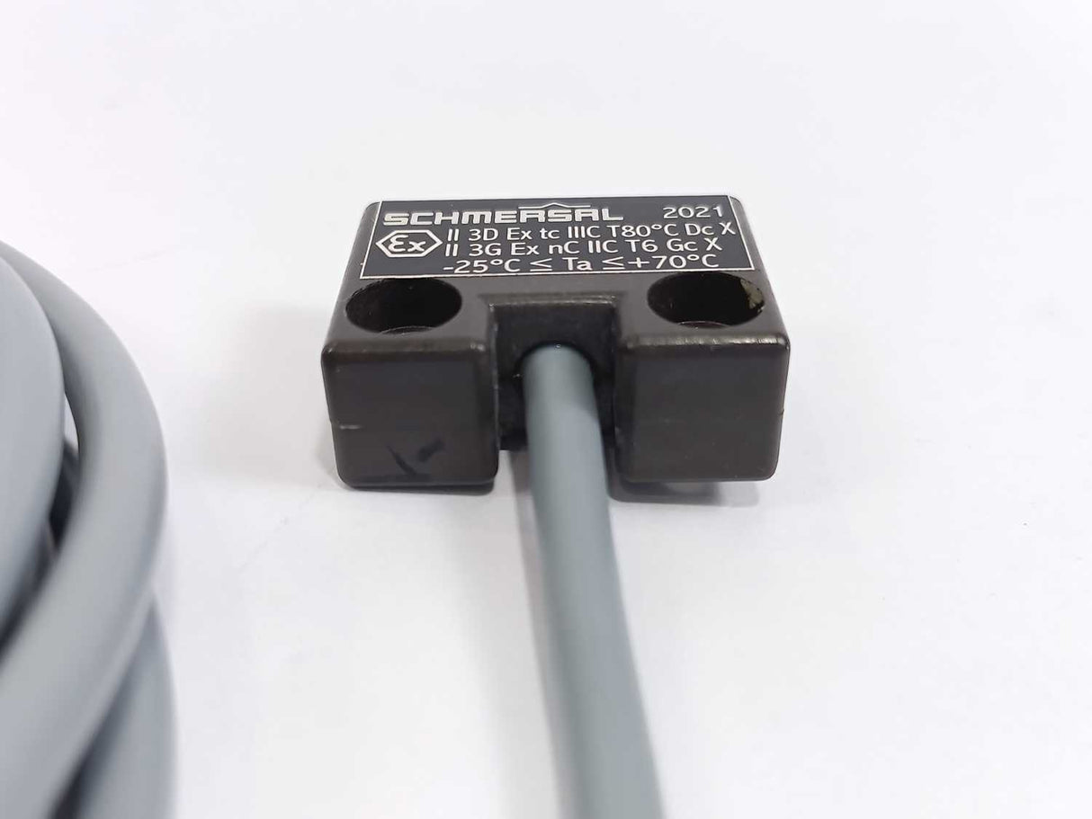 Schmersal 101190271 EX-BNS 250-12Z-2187-3G/D Sensor, 3m Cable
