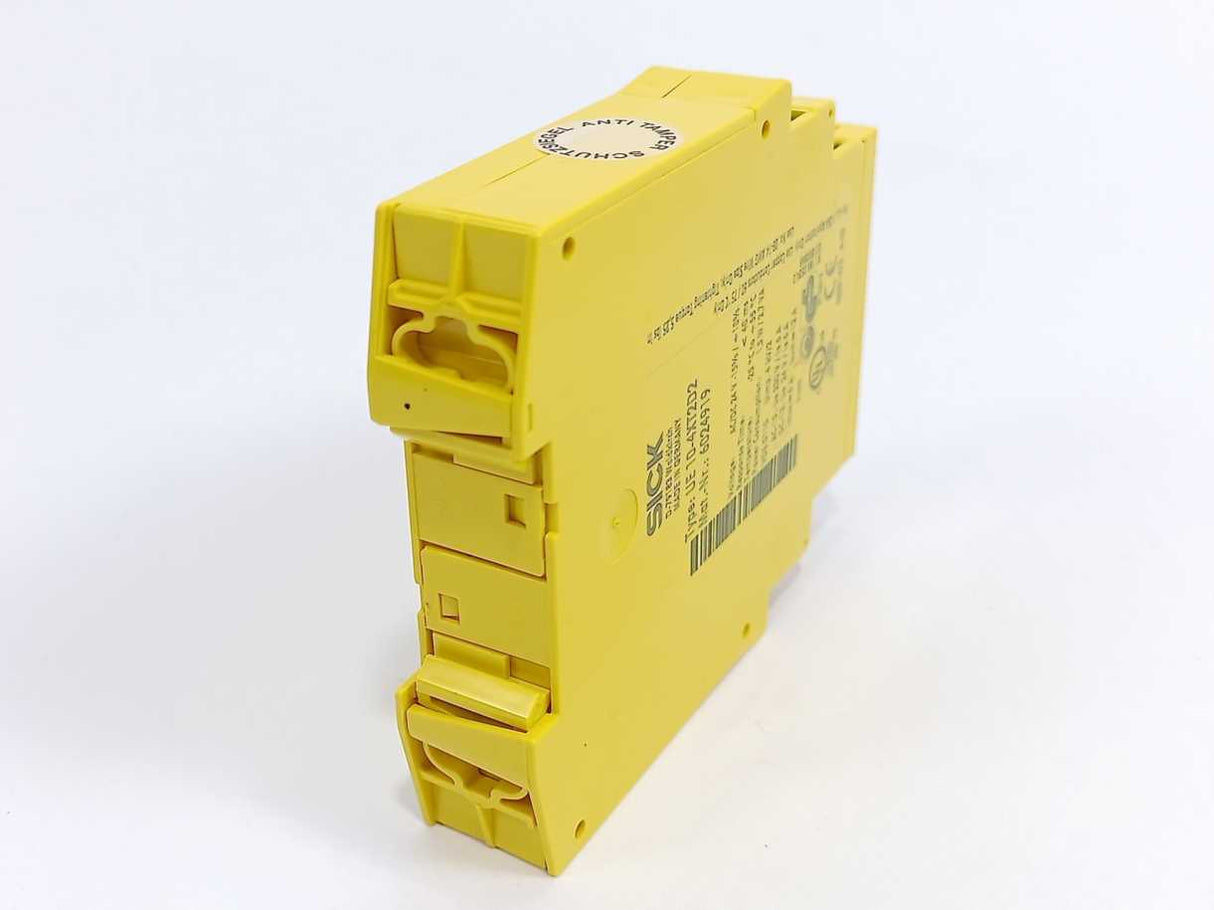 SICK 6024919 UE10-4XT2D2 Safety Relay