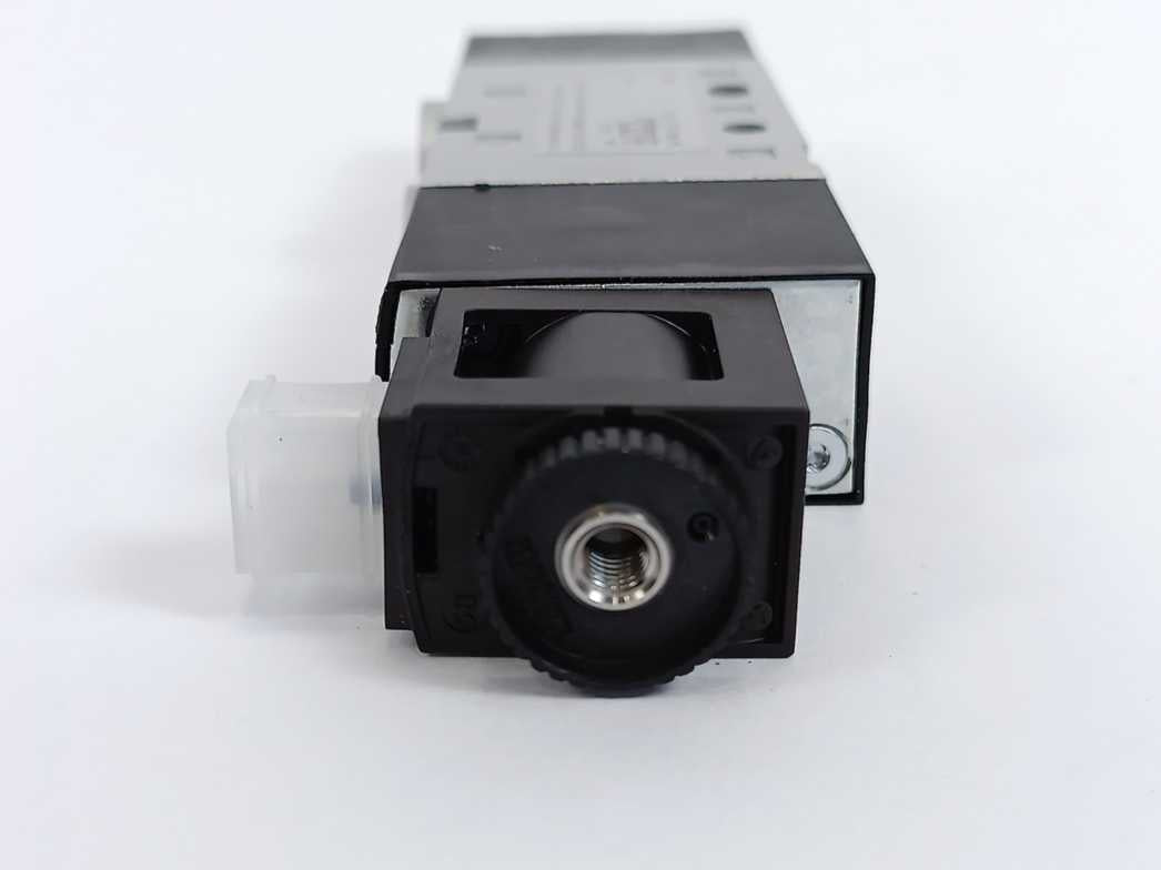 Festo 575675 VUVS-L20-M52-AZD-G18-F7 Solenoid Valve