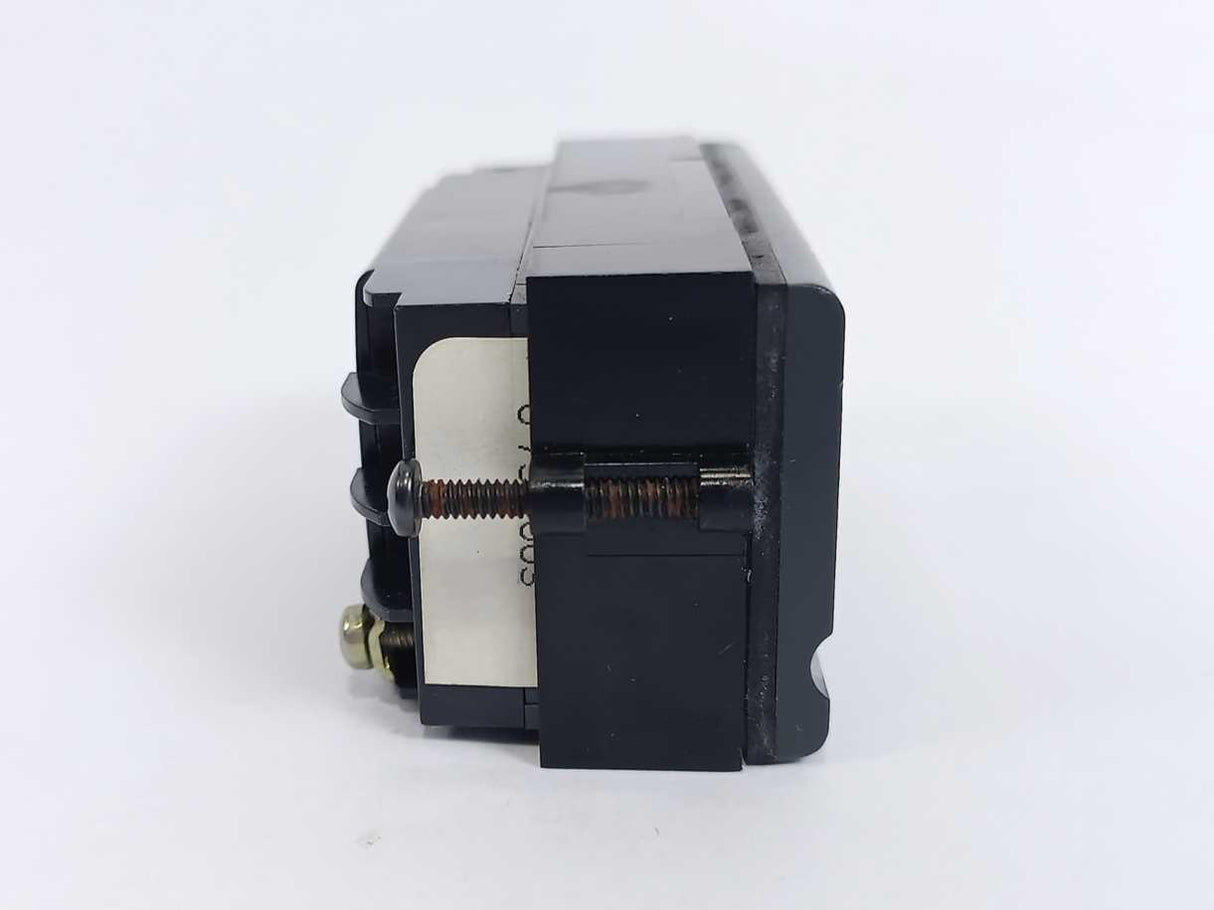 HENGSTLER tico734 Compact Battery-Powered Electronic Counter