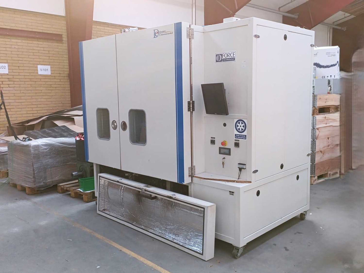 Design Environmental SIGMA 1800-44 Environmental Test Chamber w/ Vibration Table