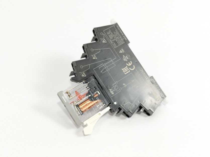 OMRON G2RV-SR500 AC110 0002168119 Slim I/O General Purpose Relay Batch 5 pcs.