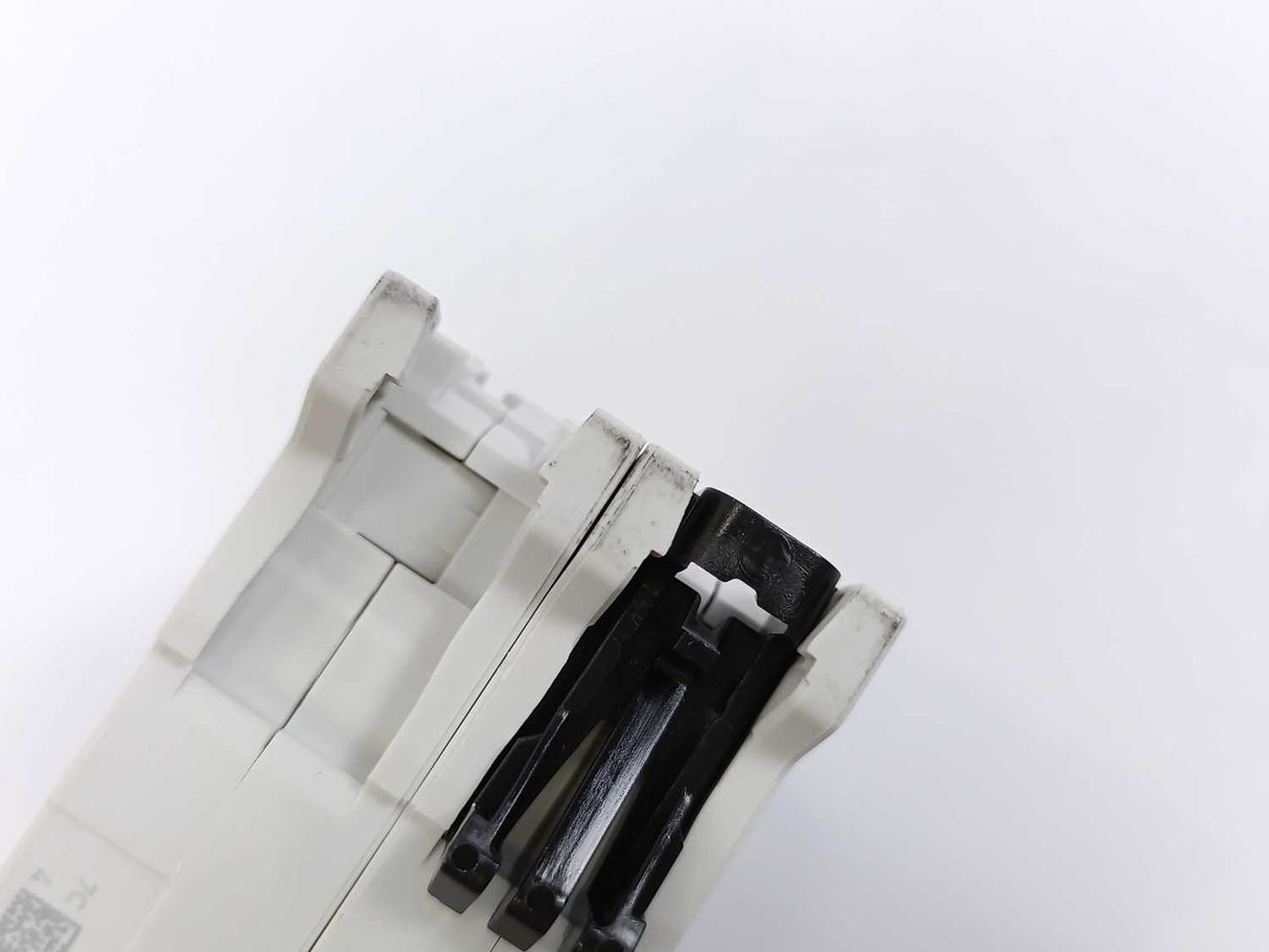 ABB 2CDS 272 001 R0044 S202M-C4 Miniature Circuit Breaker, Batch of 5 pcs.