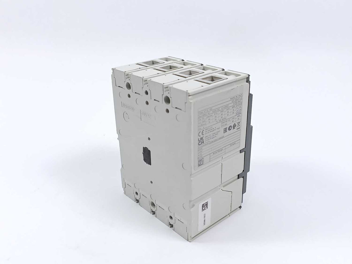 ABB 1SDA067440R1 XT1S 160 TMD 63-630 4p F F Circuit Breaker