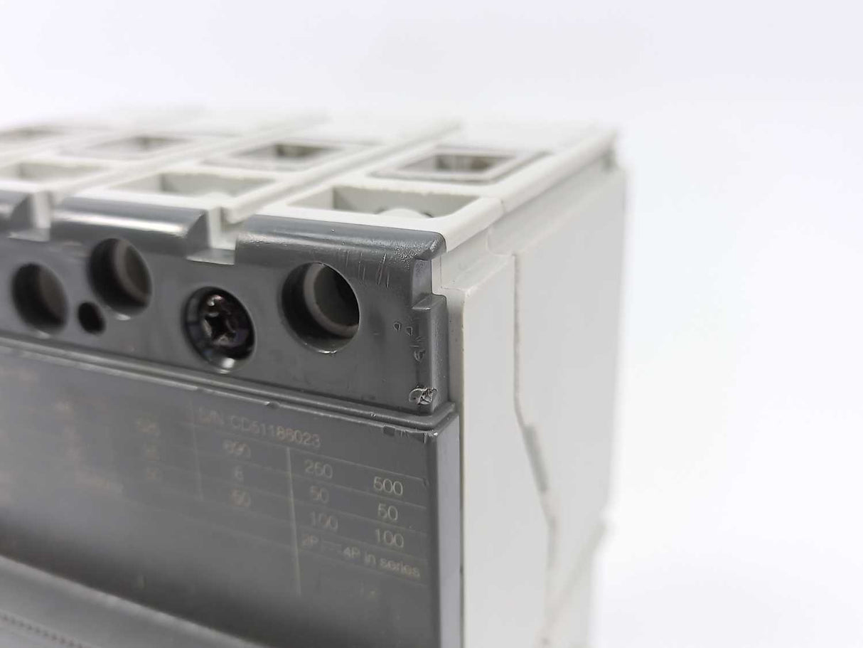 ABB 1SDA067440R1 XT1S 160 TMD 63-630 4p F F Circuit Breaker