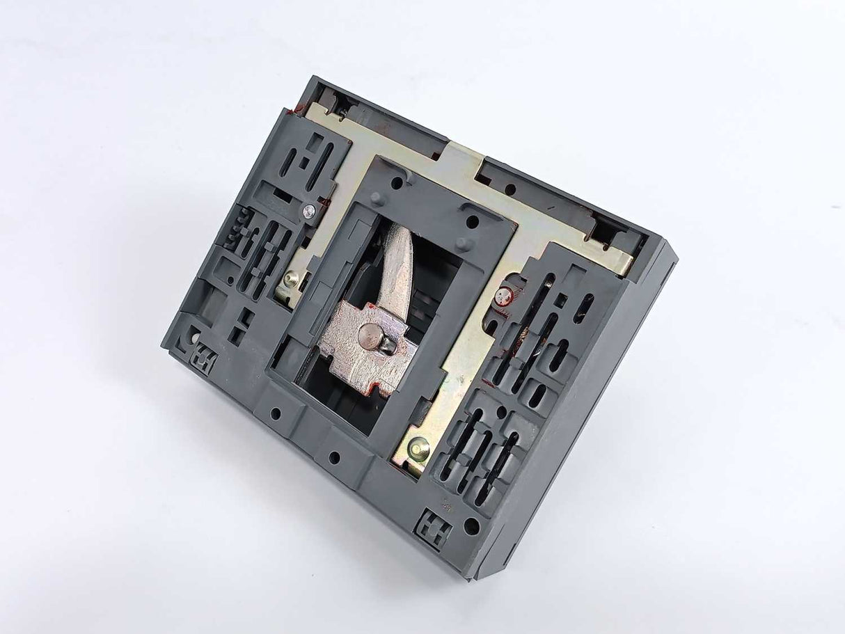 ABB 1SDA104843R1 RHE XT5 F/P STAND. RETURNED Rotary Handle Mechanism