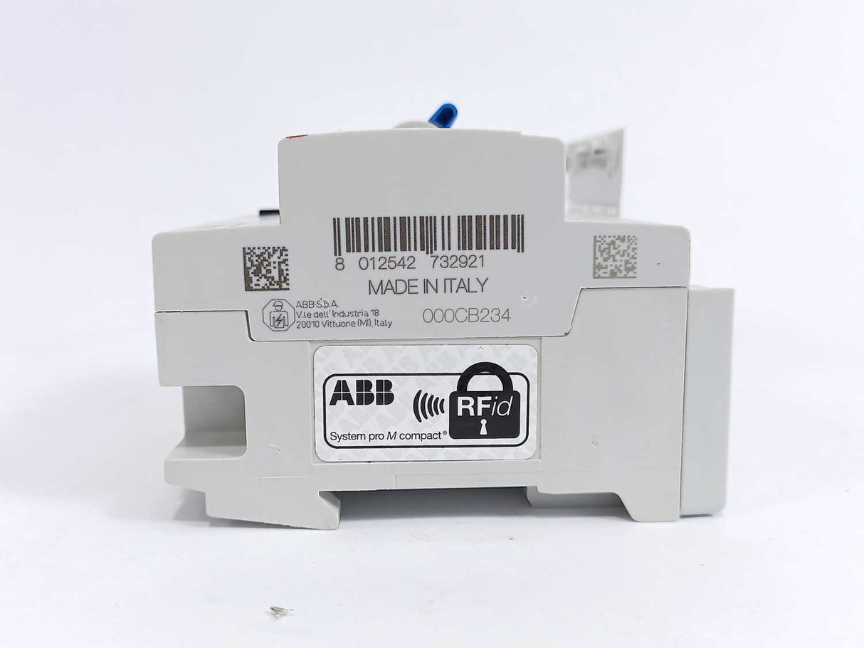 ABB 2CSB204592R3630 DDA204 B-63/0.3 AP-R RCD-Block