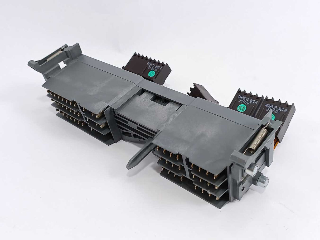 ABB 1SDA104717R1 Kit Conversion for Moving Part Withdrawable 3P XT7