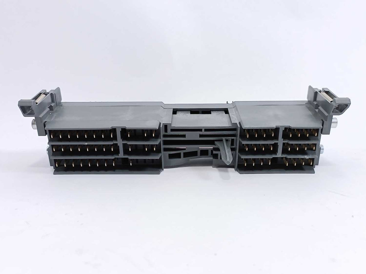 ABB 1SDA104717R1 Kit Conversion for Moving Part Withdrawable 3P XT7