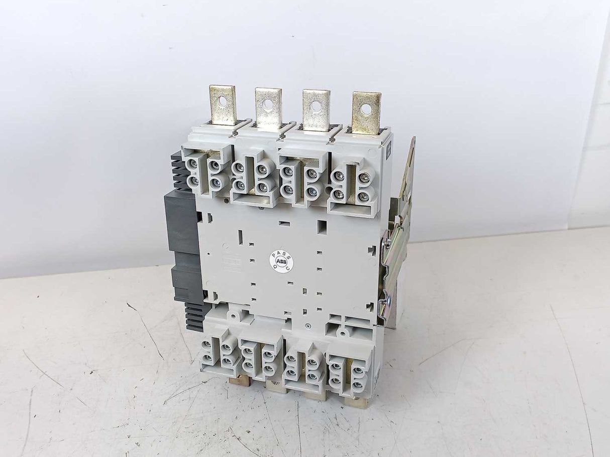 ABB 1SDA104693R1 XT5 W FP 630A 4p EF EF IEC/UL Fixed Part Withdrawable