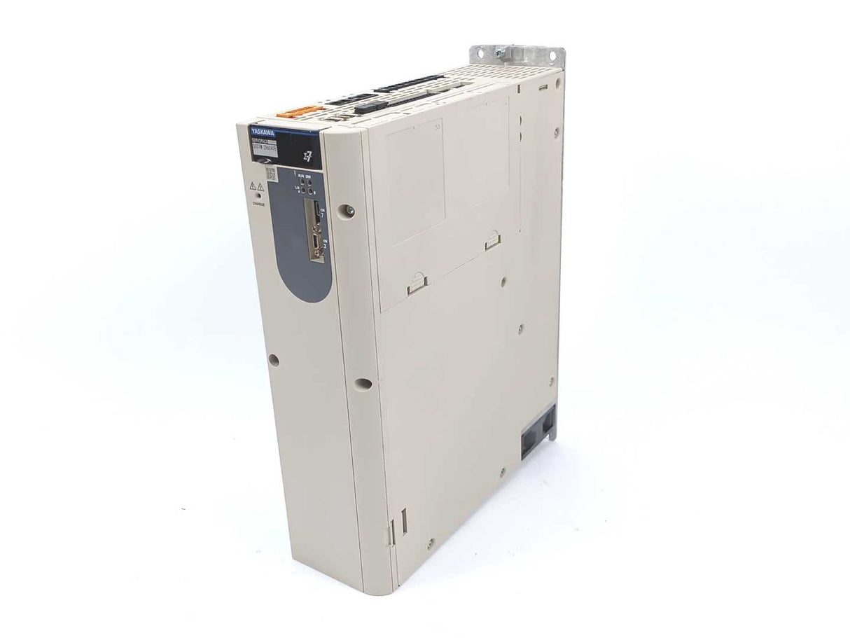 YASKAWA SGD7W-2R6DA0B Sigma-7 Double Axis Servo Drive. 2x0.75kW, 2x2.6A