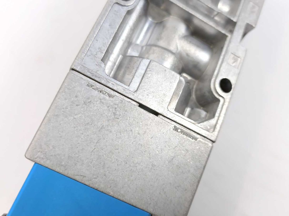 Festo 114900 MVH-5-1/8-B-VI Solenoid Valve w/ 13464