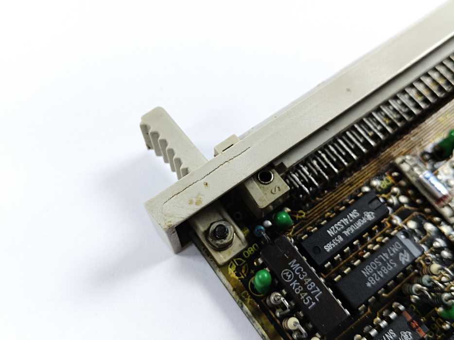 Siemens 6AB6 136-0AA Circuit Board E89100-B1689-C1-B