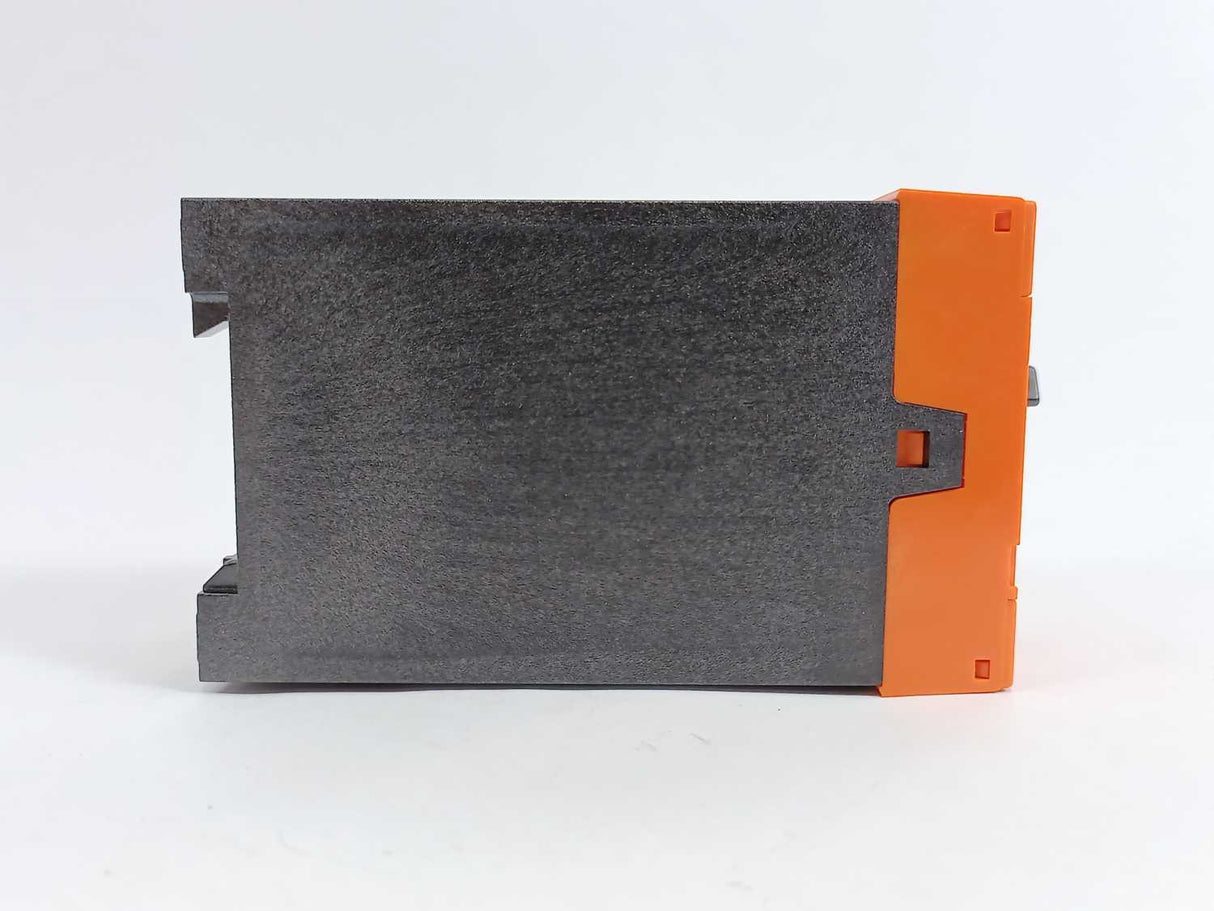 E.Dold & Söhne BA9040.11/301/60 Safety Relay