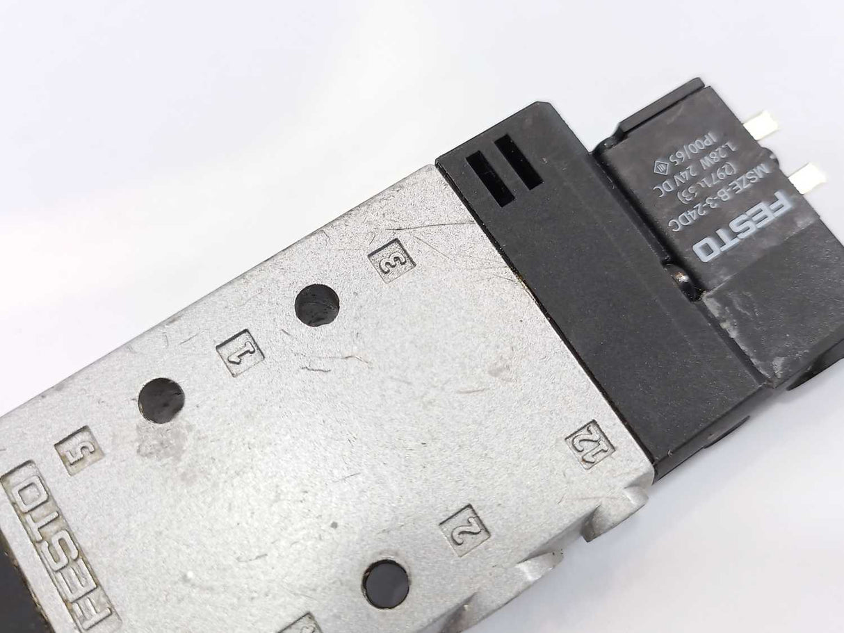 Festo 196939 Solenoid Valve CPE14-M1BH-5J-1/8
