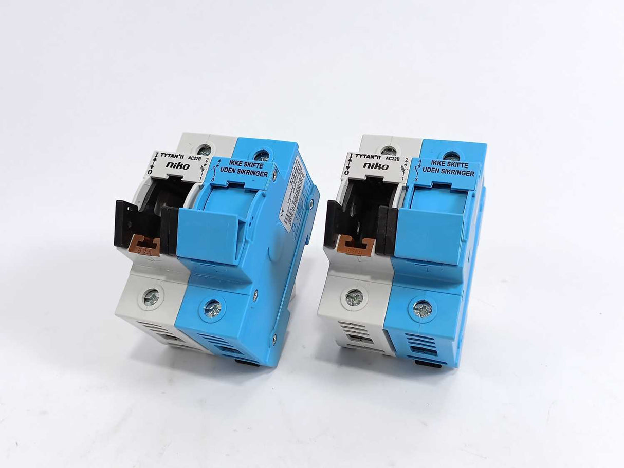 Niko / Servodan 61-002 AC22B 230V, 63A, 50Hz, , 5,5W. 2Pcs.