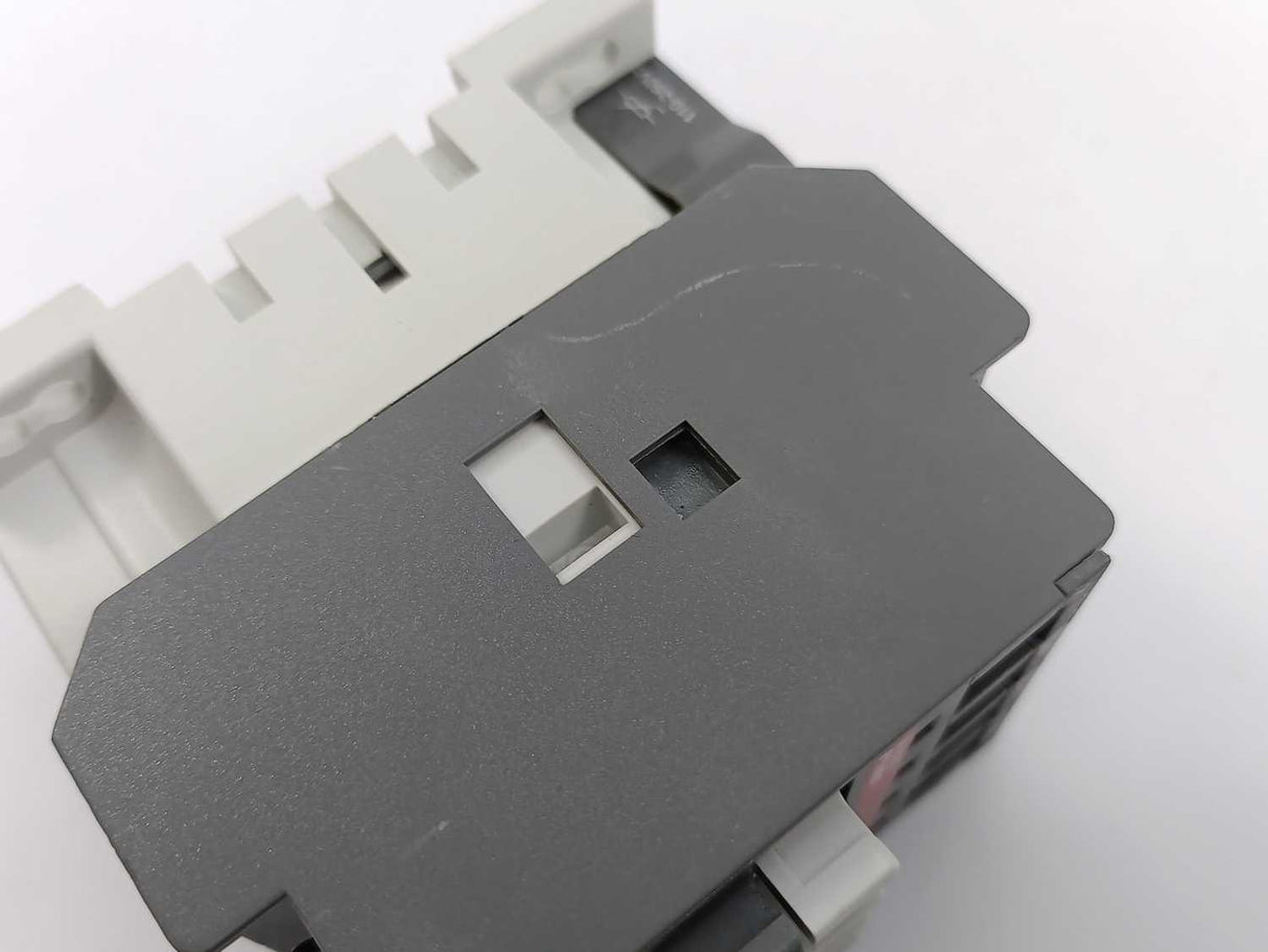 ABB 1SBL181001R8010 A16-30-10 Contactor, Coil R80 220-240V AC