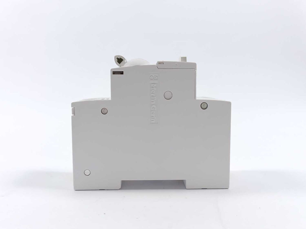 Schneider Electric A9D32606 Residual Current Breaker