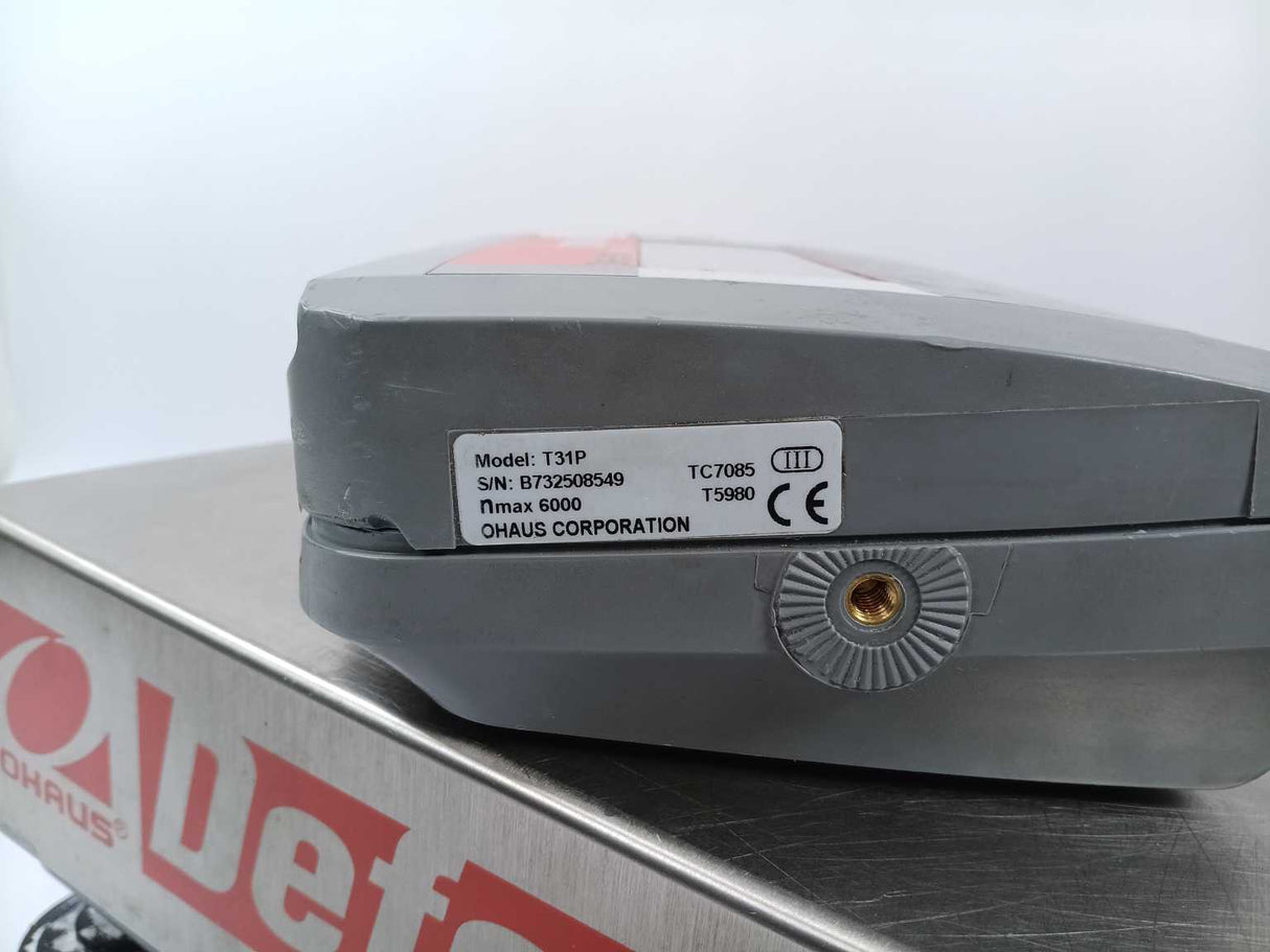 OHAUS D30BR Defender 3000 Industrial Scale w/ T31P Indicator