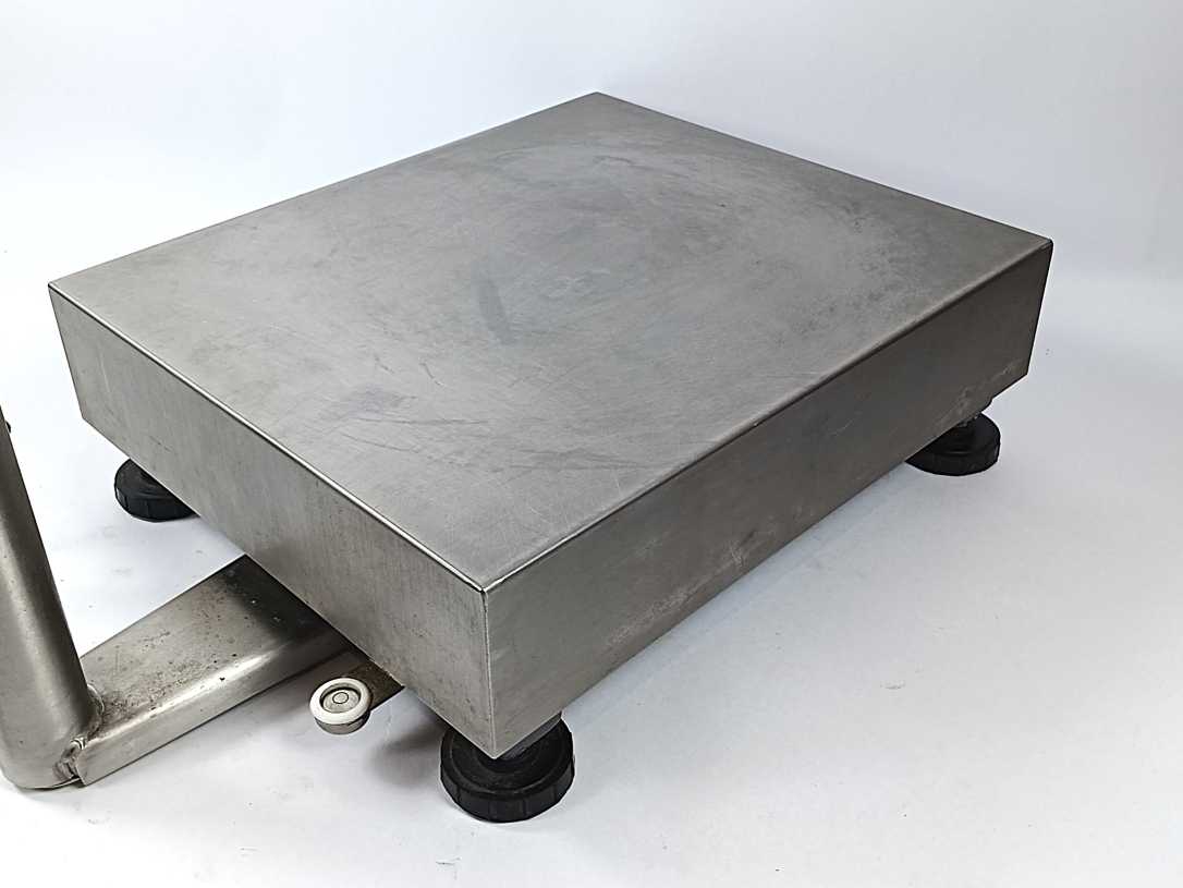 OHAUS D60BR Defender 3000 XtremeW Industrial Scale w/ T32XW Indicator