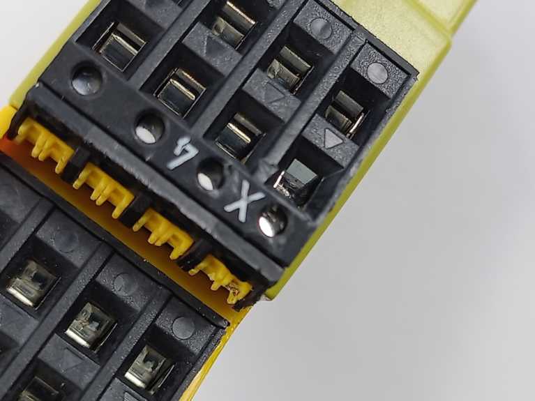 Pilz 751104 Safety Relay, PNOZ s4