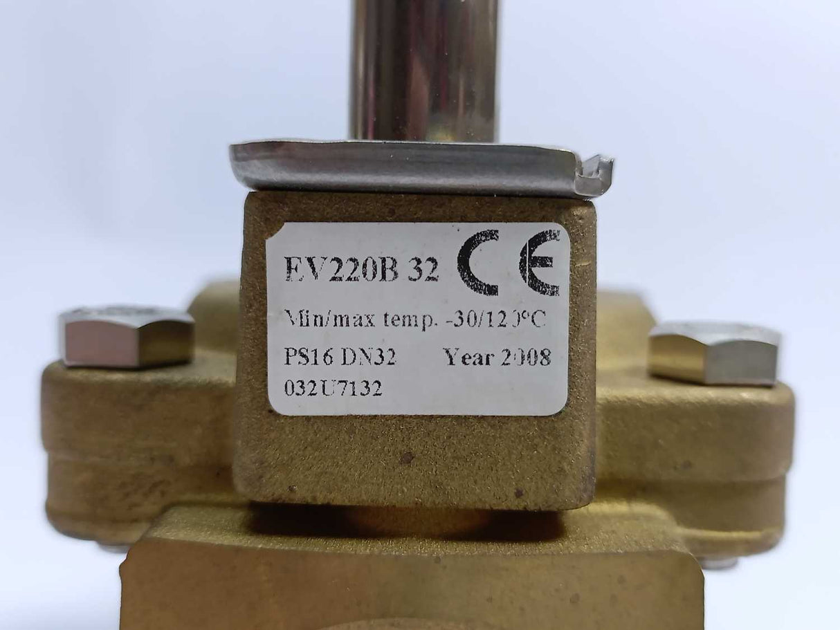 Danfoss 032U7132 EV220B 32 Solenoid Valve