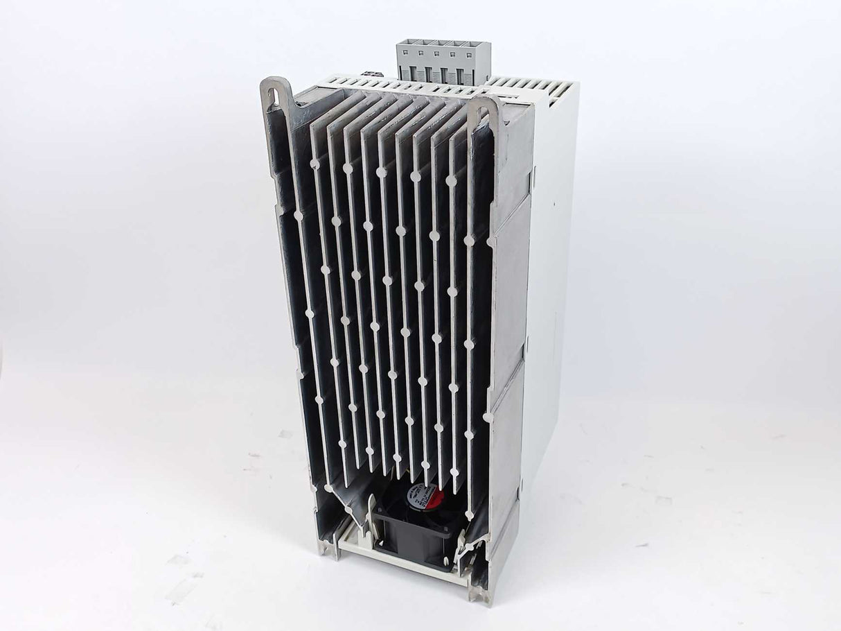 LENZE E84AVHCE1534SB0 Inverter Drives 8400, High Line C 15Kw