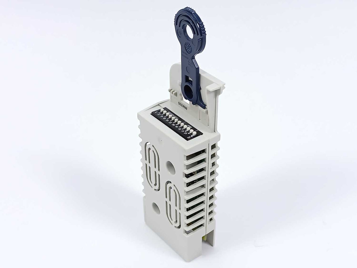 LENZE E94AYM33 1C, MM330