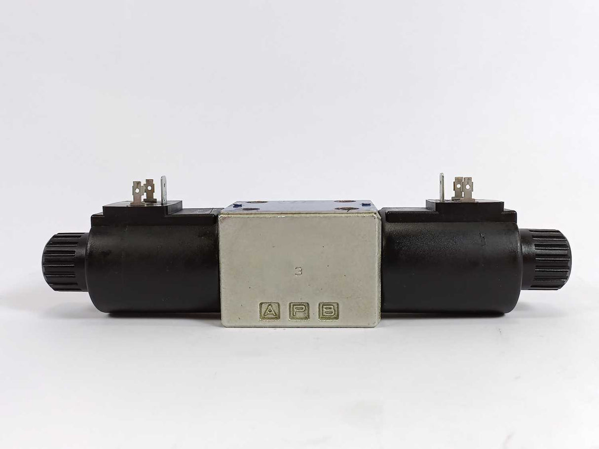 Bosch Rexroth R933003797 L5111E201OC0100 4/3-4/2 Directional Valve