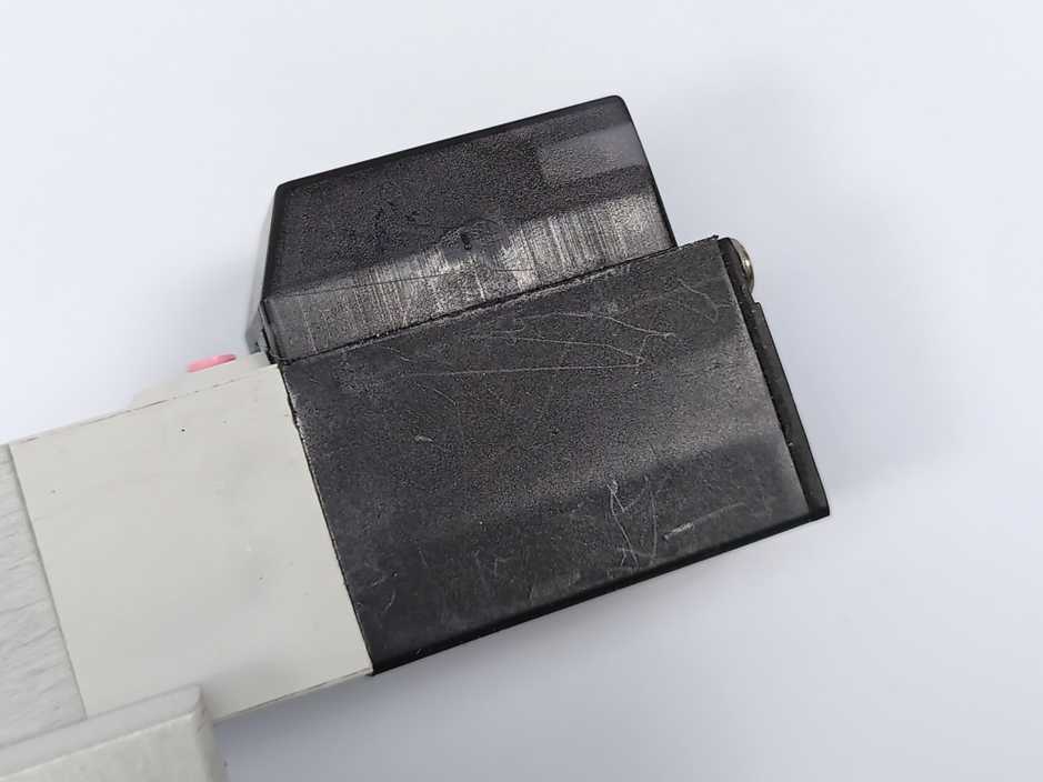 Koganei AME07-E1-PSL-17W Micro Vacuum Ejector w/ Solenoid Air Valve A041E1-48W