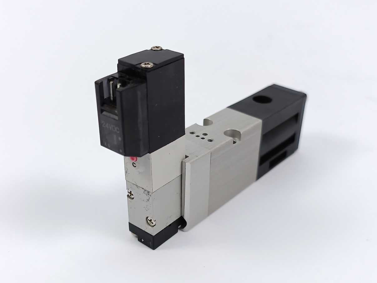 Koganei AME07-E2-PSL-20W Micro Vacuum Ejector w/ Solenoid Air valve A041E1-48W
