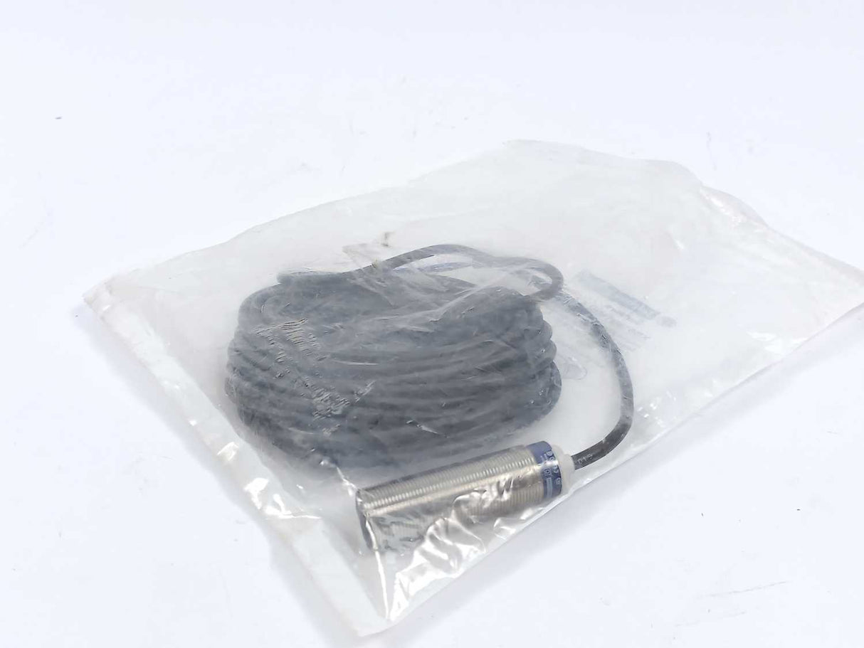 TELEMECANIQUE XS618B1MBL5 Inductive Proximity Switch