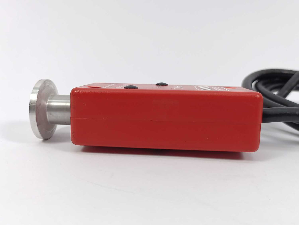 Edwards D021-66-000 PRM10 Pirani Vacuum Gauge