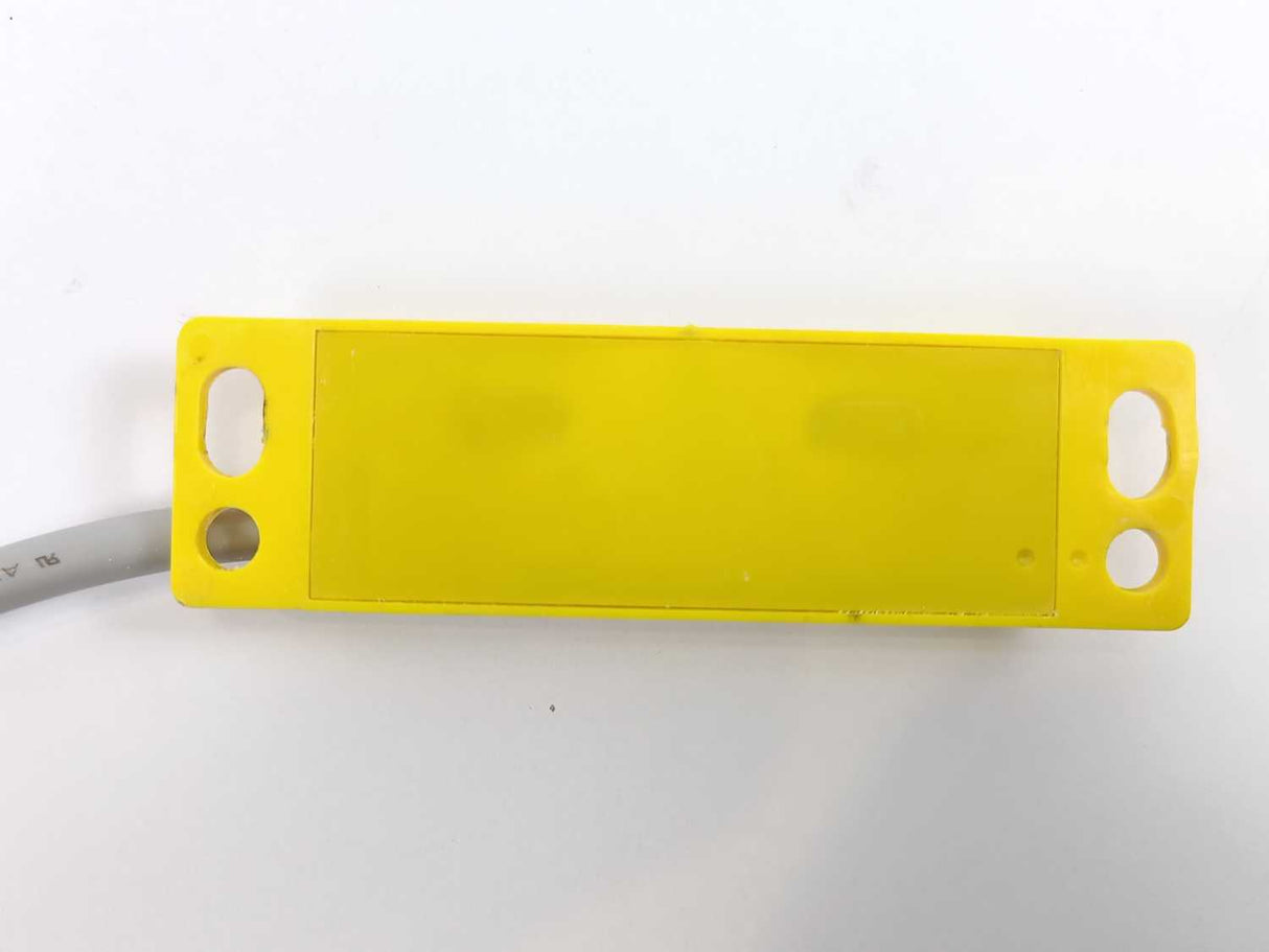 SICK 2065099 RE27-SA68L Non-contact Magnetic Safety Switch - Sensor