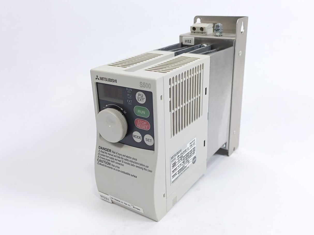 Mitsubishi FR-S520SE-0.75K-EC S500 Inverter 0,75kW w/ Rasmi 152736 Filter