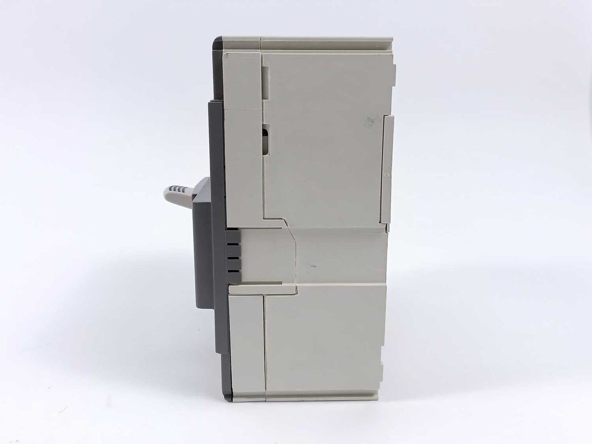 ABB 1SDA068069R1 Tmax XT3N 250 TMD 80-800 4p F F