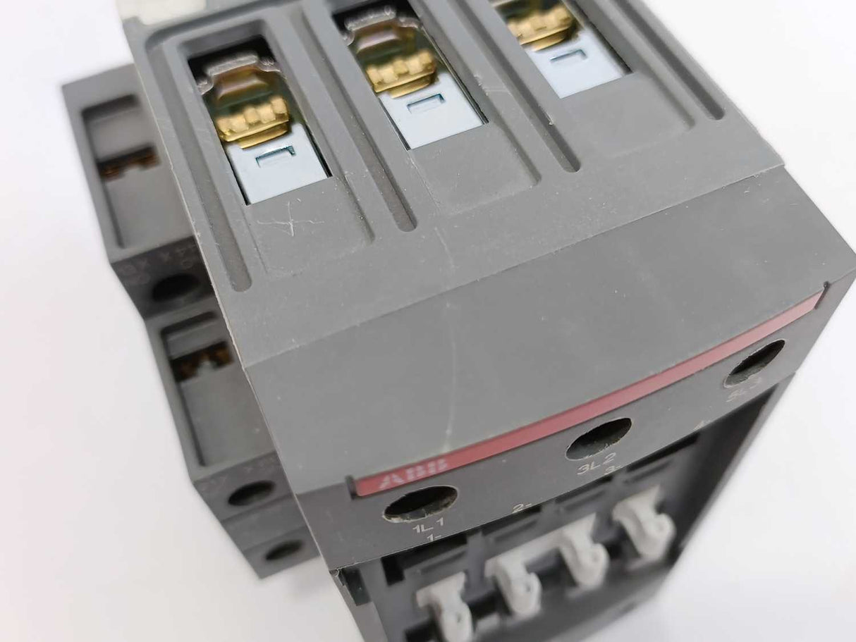 ABB AF65-30-00-13 3 pole Contactor with Screw Terminals 100-250V 50/60Hz-DC