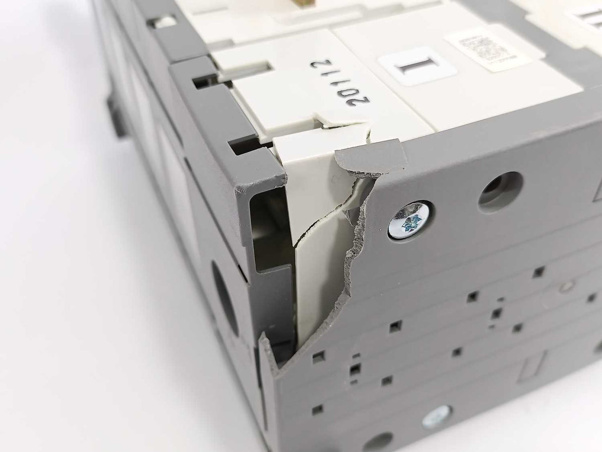 ABB OT315E04CP 1SCA022775R7150 4-Pole Manual Change-Over Switch
