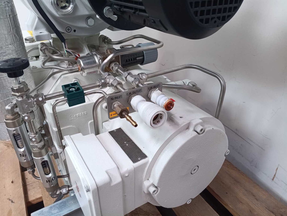 Pfeiffer Vacuum PP W21 000 C Okta 250 + Busch NS 0070 C TH0 Vacuum Pump System
