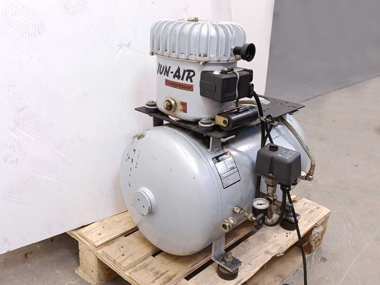Jun-Air 6-40 3512097 Air Compressor