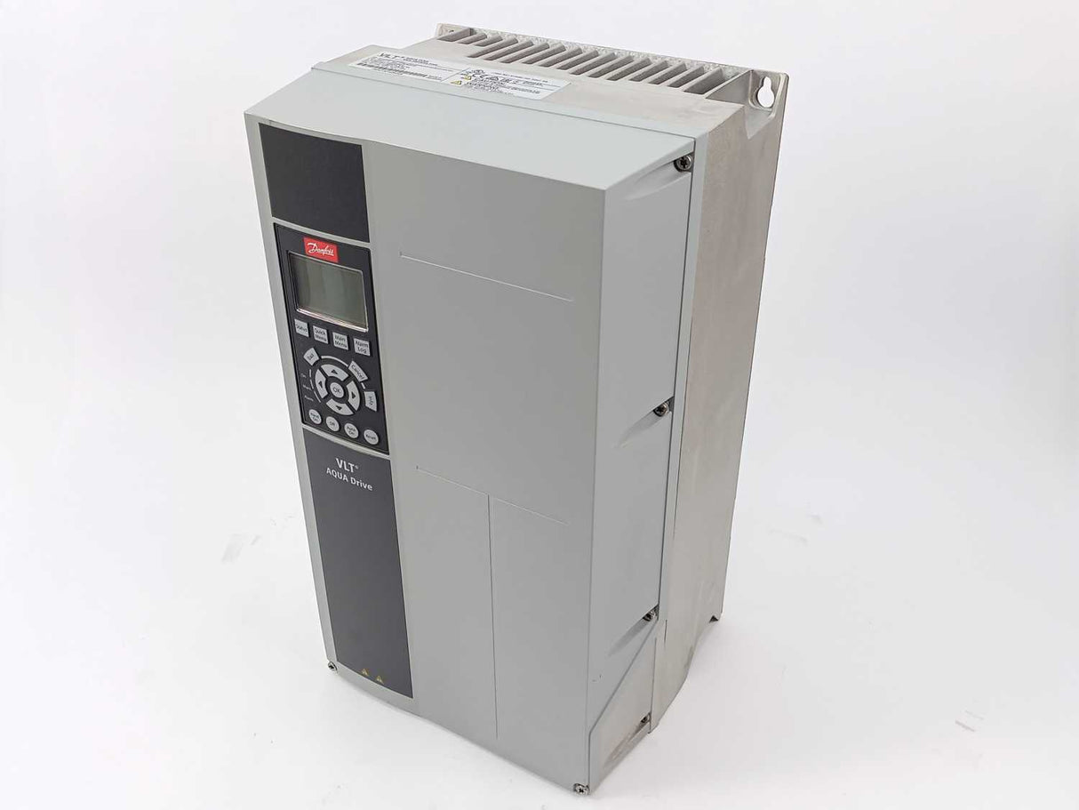 Danfoss FC-202P4K0T4P55H1XGXXOXSXXXXAXBXCXXXXDX 134F4713 VLT Drive 0.4 kW
