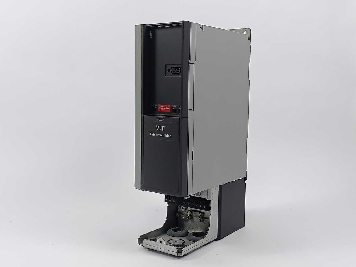 Danfoss FC-301PK55T4E20H1BNXXXXSXXXXAXBXCXXXXDX 131B1234 VLT Inverter 0,55kW