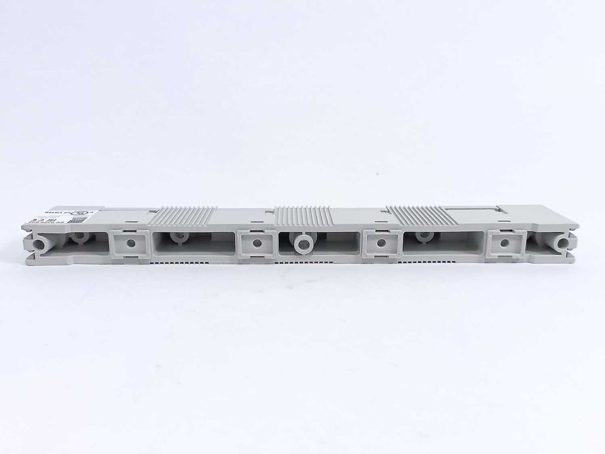 Rittal SV 9340.004 Busbar Support for Flat Copper Busbars Batch 4 Pcs.