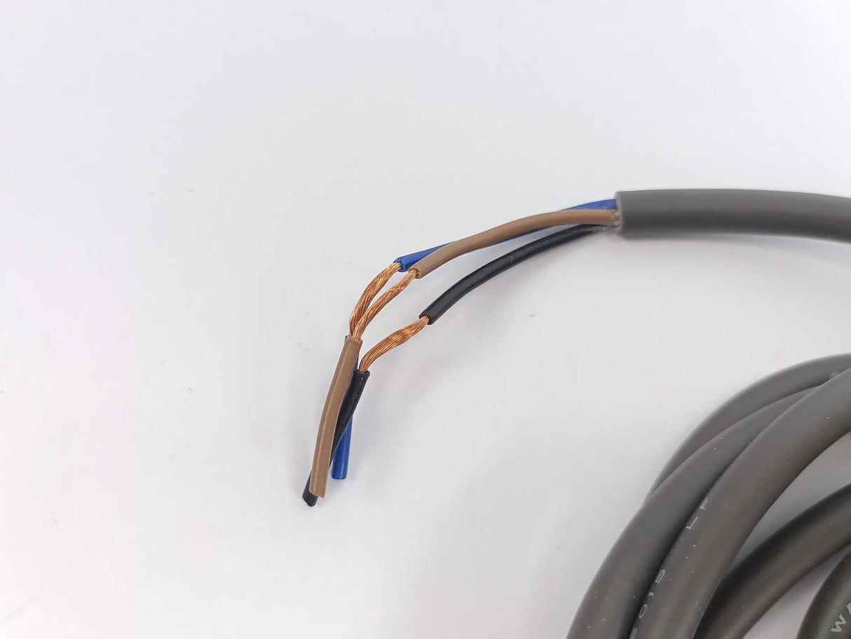 OMRON E2F-X5F1 Proximity Switch 12-24 VDC w/ 2m Cable